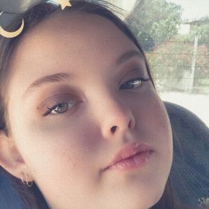 Meet your Posher, Genevieve